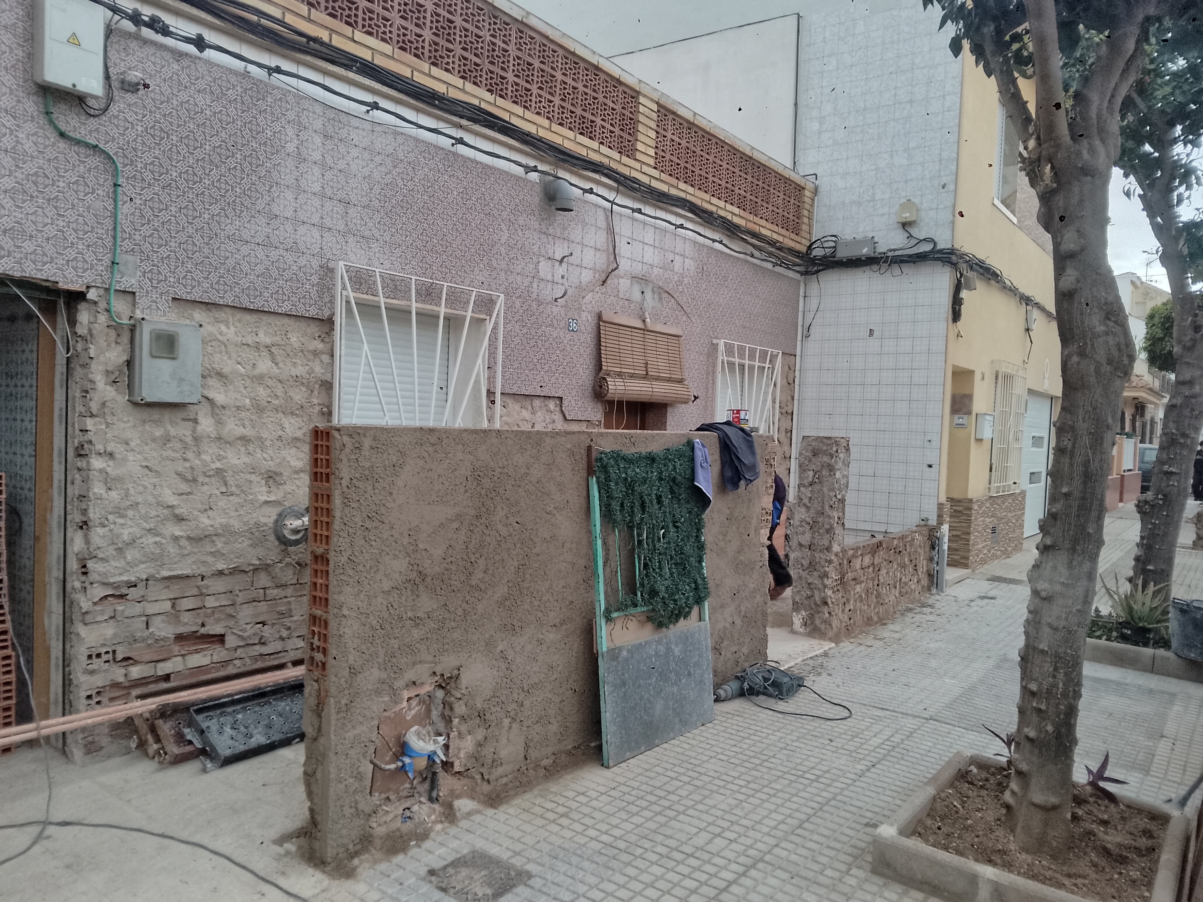 Proceso de reforma de fachada y patio en Cartagena, fotografía 1