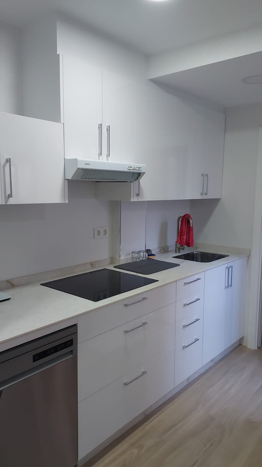 Cocina terminada y mobiliario, fotografía 1