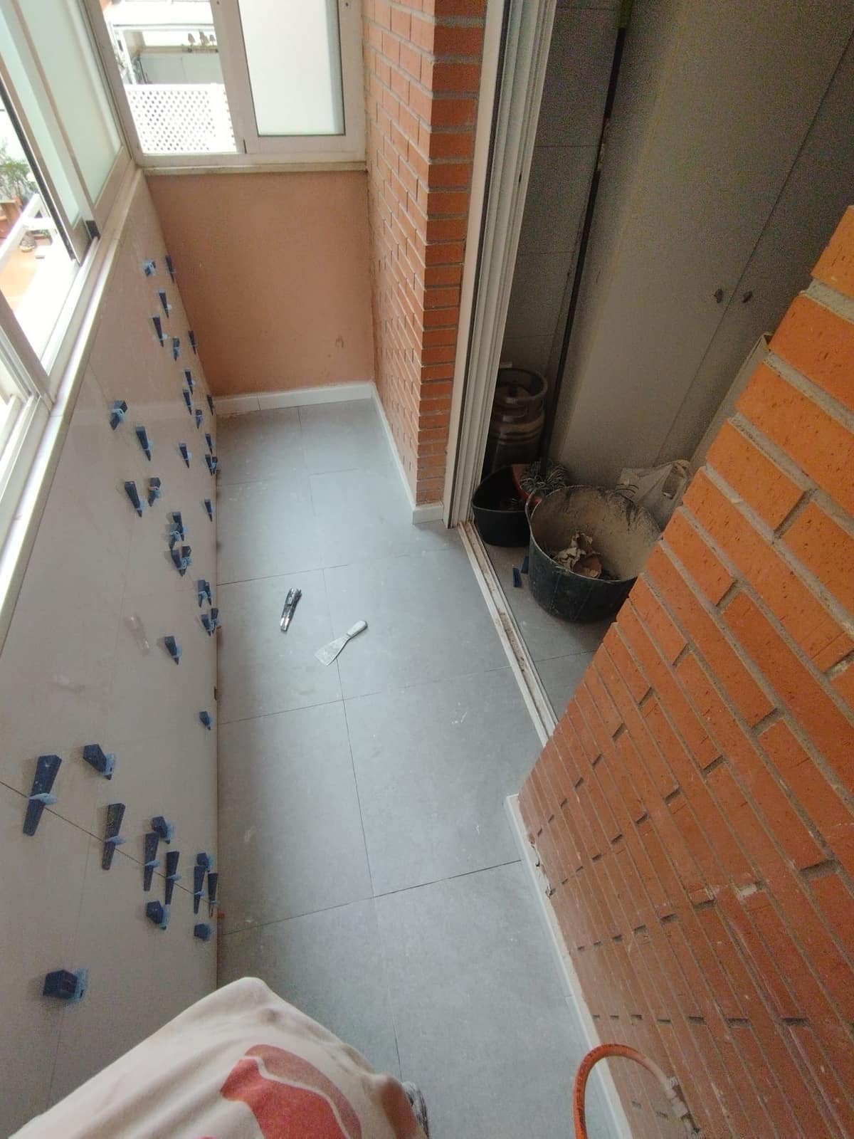 Alicatado en proceso de la galería