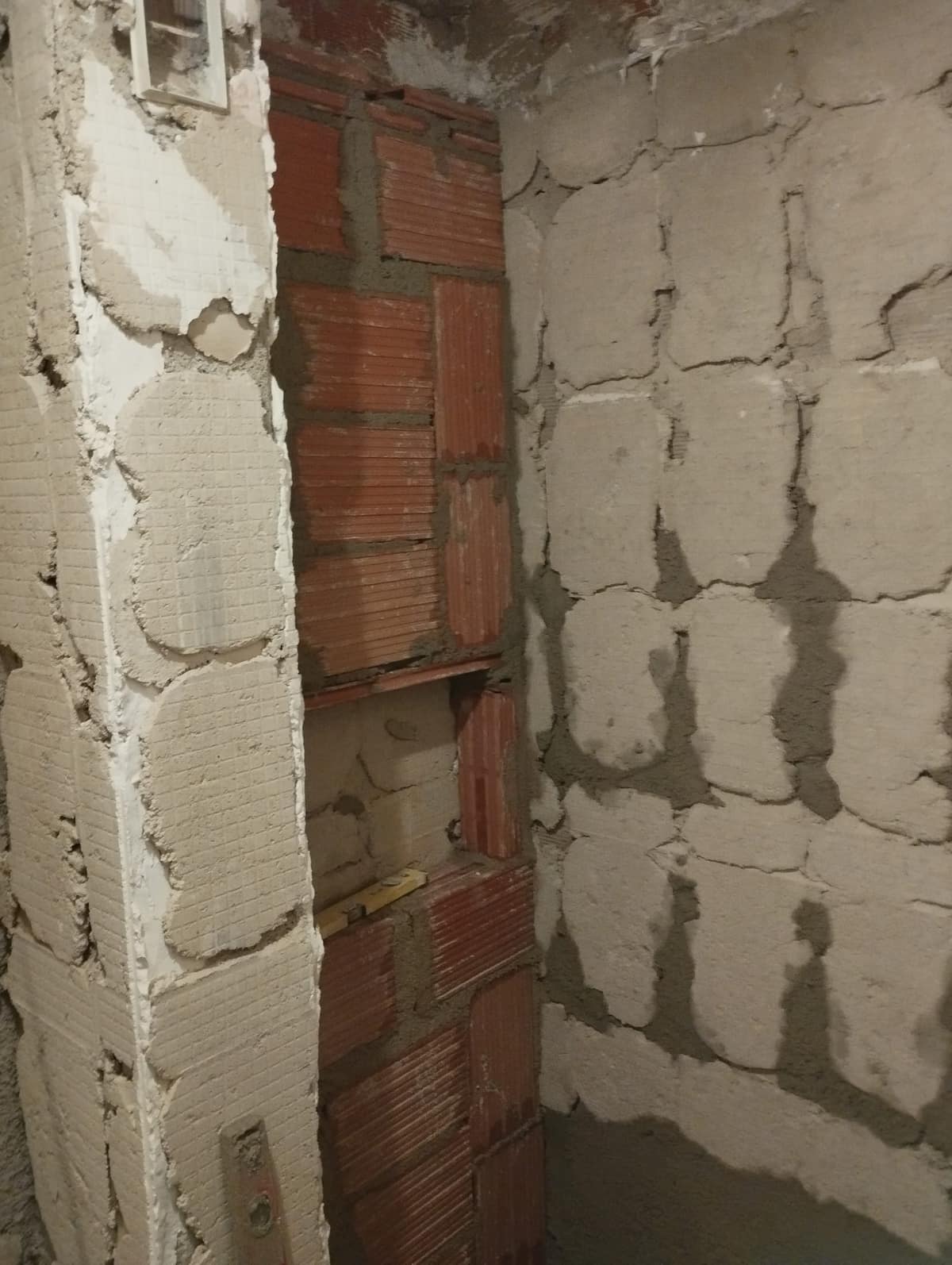 Construcción de la hornacina de obra en la ducha